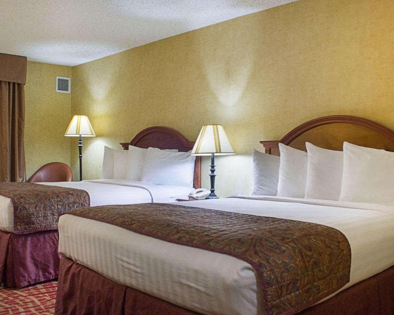 Rodeway Inn Grand Forks 4
