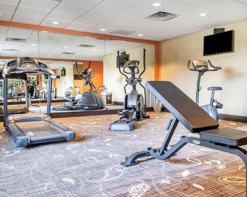 Comfort Inn & Suites 2