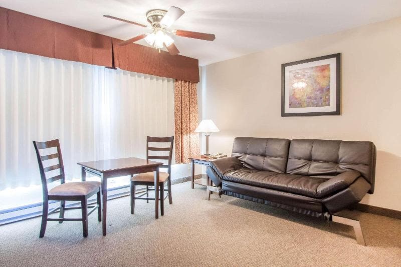 Clarion Inn Surfrider Resort photo 1