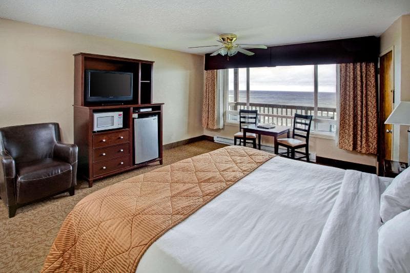 Clarion Inn Surfrider Resort 3