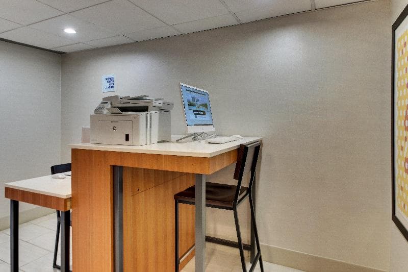 Holiday Inn Express Pittston - Scranton Airport photo 1