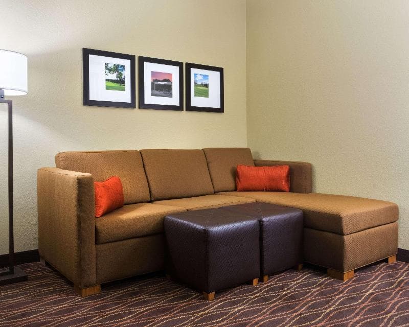 Comfort Suites photo 1
