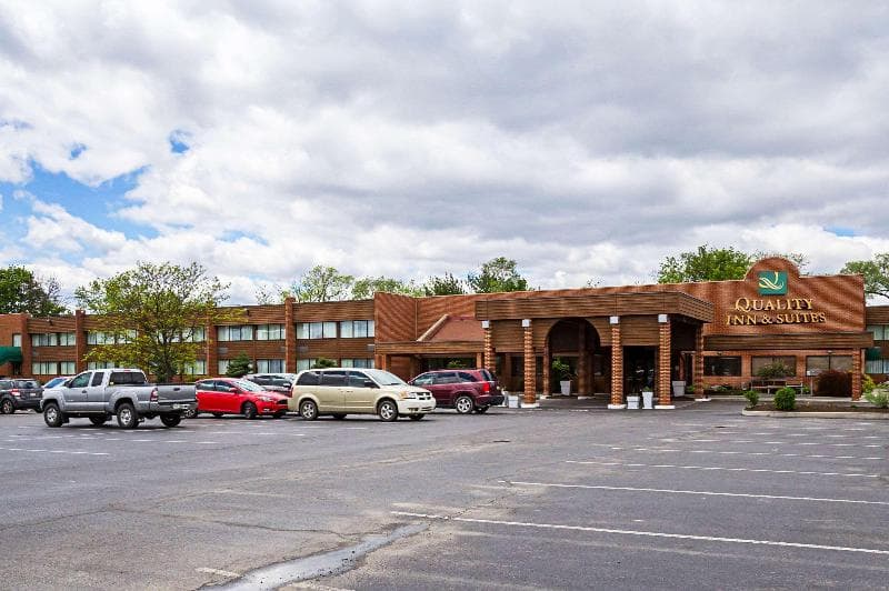 Quality Inn & Suites photo 1