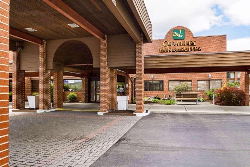 Quality Inn & Suites 2