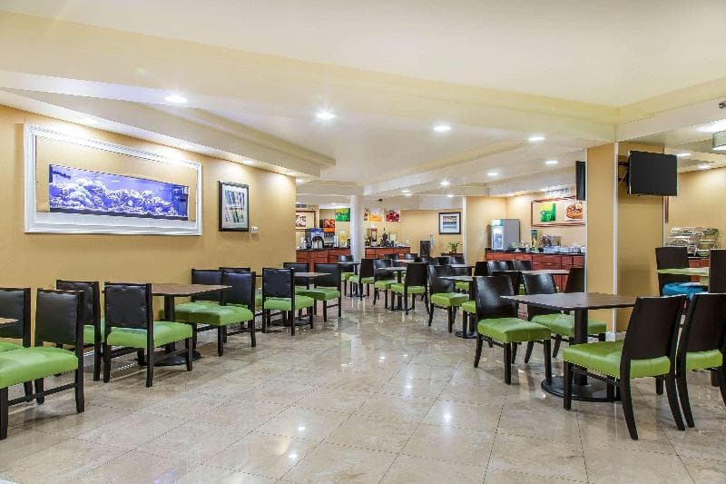 Quality Inn & Suites Middletown - Newport 5