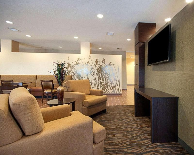 Sleep Inn & Suites 5