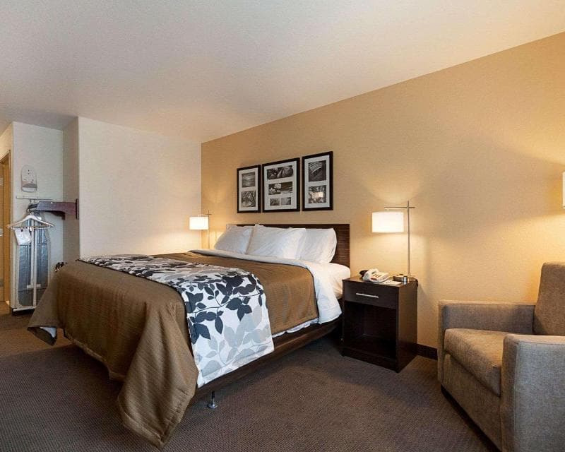 Sleep Inn & Suites 4