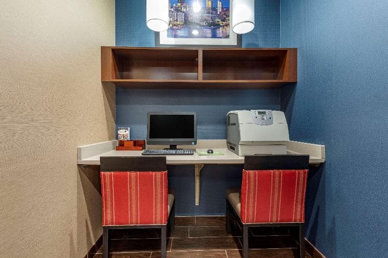 Comfort Inn & Suites Pittsburgh photo 1