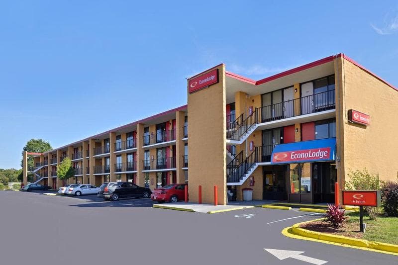 Econo Lodge 2