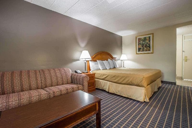 Rodeway Inn 2