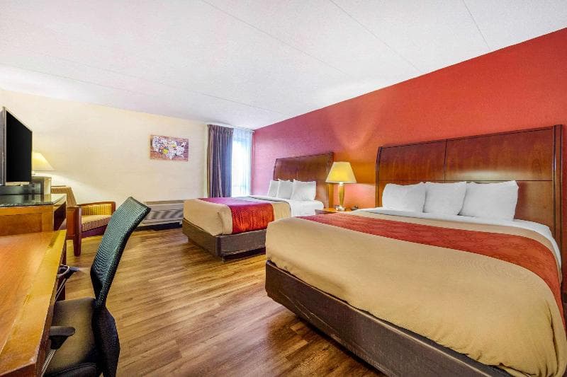 Econo Lodge Inn And Suites Brookings 3