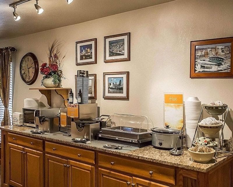 Quality Inn & Suites Cincinnati I-275 2