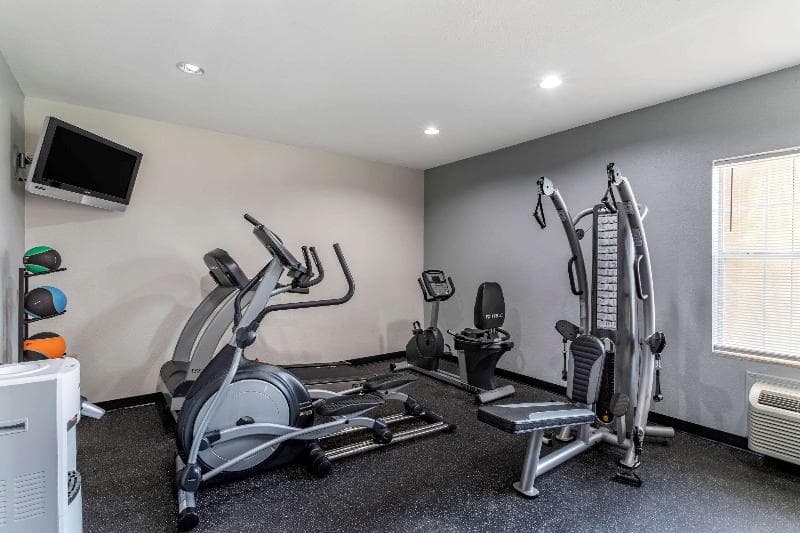 Mainstay Suites Port Arthur 2