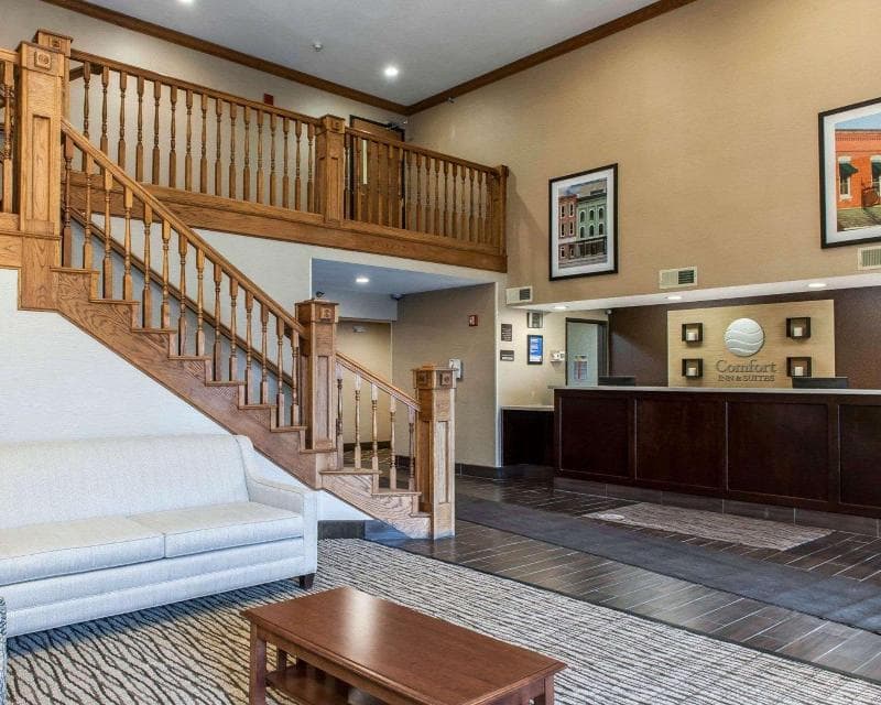 Comfort Inn & Suites Napoleon Area 5