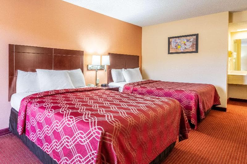 Econo Lodge Lake City 4