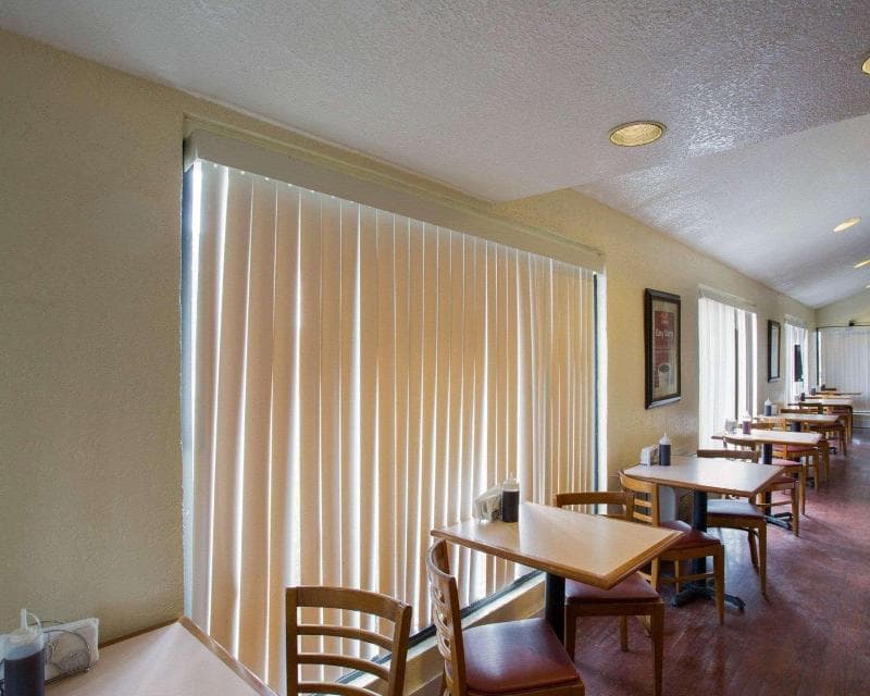 Knights Inn College Station 1