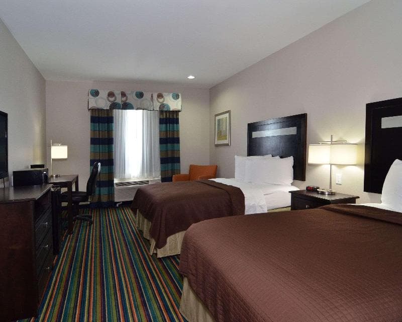 Quality Inn & Suites Kenedy Karnes City 3