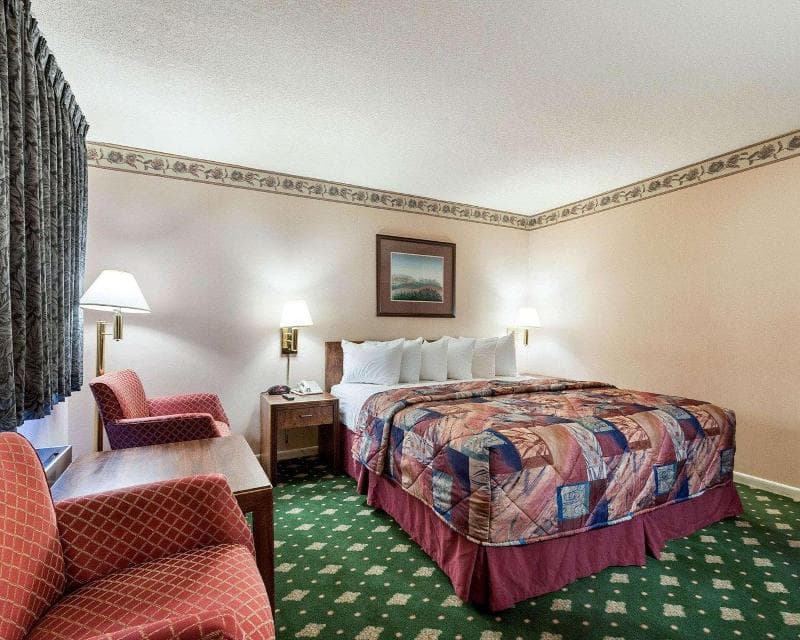 Rodeway Inn 3