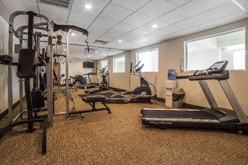 Comfort Inn & Suites 2