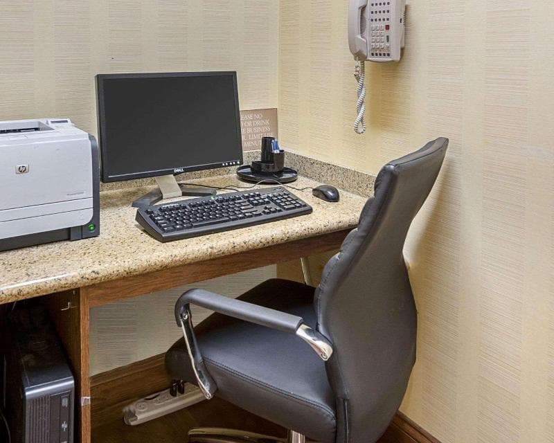 Comfort Inn & Suites Virginia Beach Norfolk Airpo 2