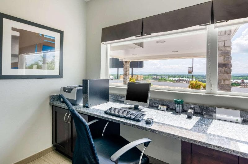 Quality Inn & Suites photo 1