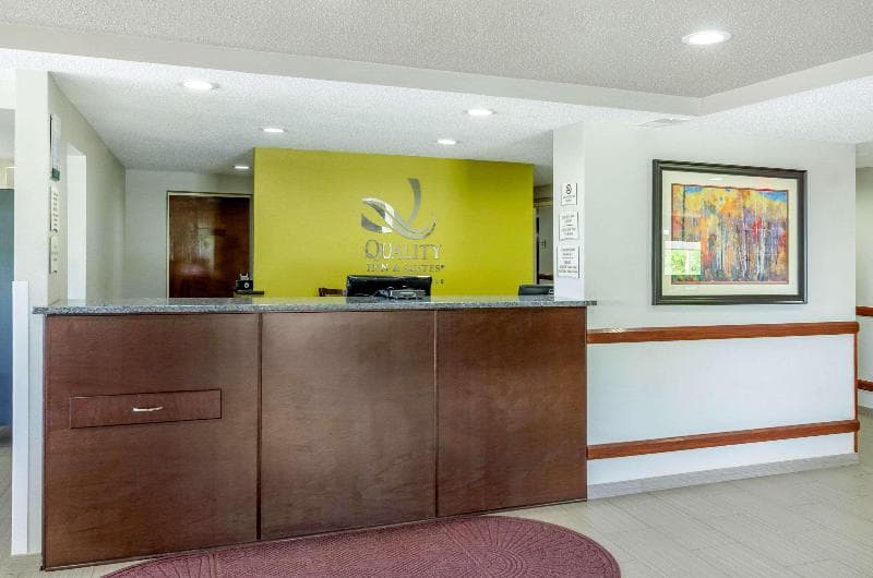 Quality Inn & Suites 4
