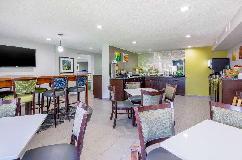 Quality Inn & Suites 3