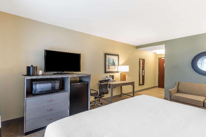 Marina Bay Hotel & Suites Chincoteague 4