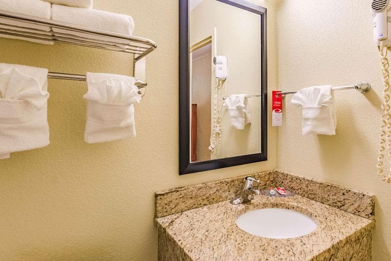 Econo Lodge Lexington Downtown Near I-81 3