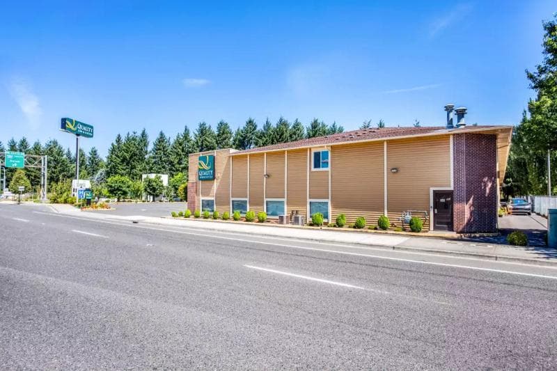Quality Inn & Suites Vancouver North 2