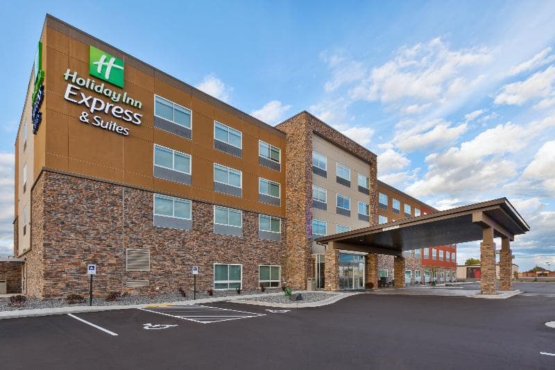 Holiday Inn Express & Suites Eau Claire West I-94 4