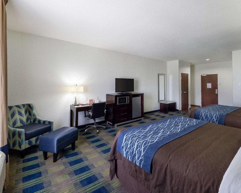 Comfort Inn & Suites Victoria North 5