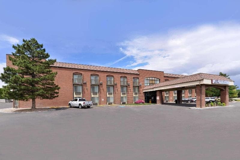 Quality Inn Vernal Near Dinosaur National Monument photo 1