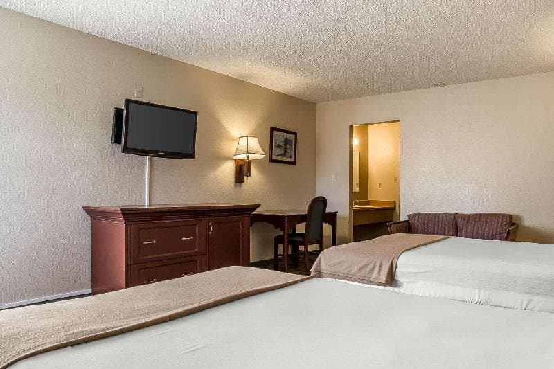 Rodeway Inn 3