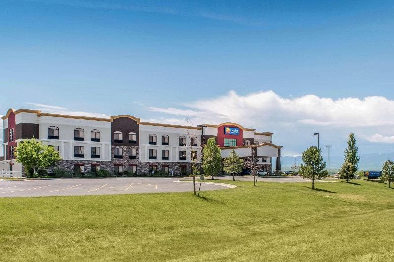 Comfort Inn & Suites photo 1