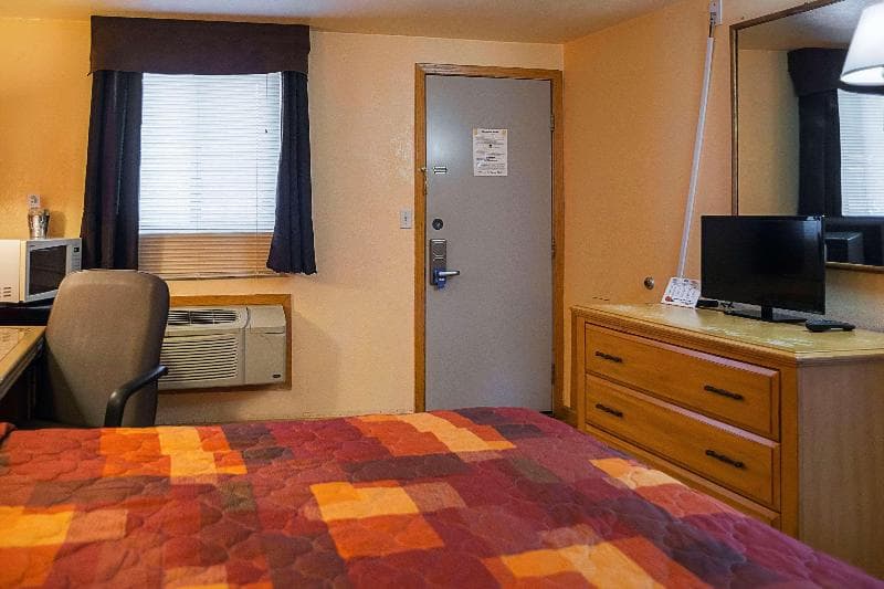 Rodeway Inn Buffalo main