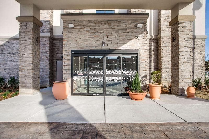 Hampton Inn & Suites North Dallas Central Expy 2