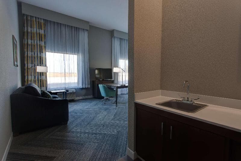 Hampton Inn & Suites Wichita/Airport photo 1