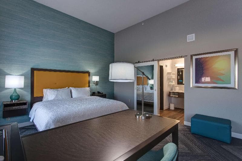Hampton Inn & Suites Wichita/Airport 2