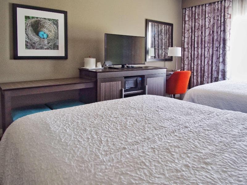 Hampton Inn & Suites Moore 4
