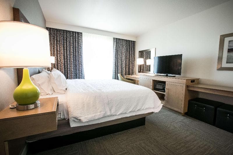 Hampton Inn & Suites Tempe/Phoenix Airport 2