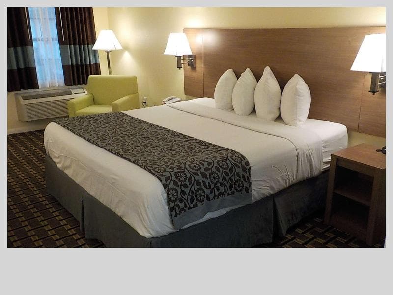 Best Western Bazarell Inn 4