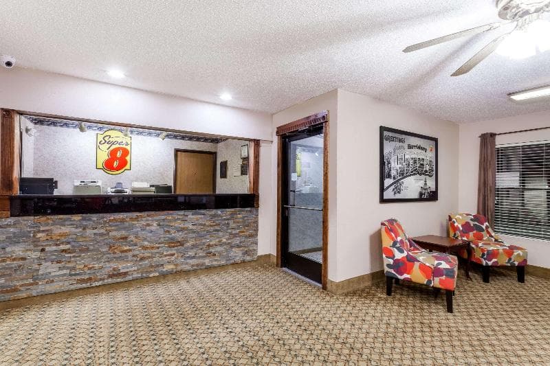 Super 8 By Wyndham Harrisburg 4