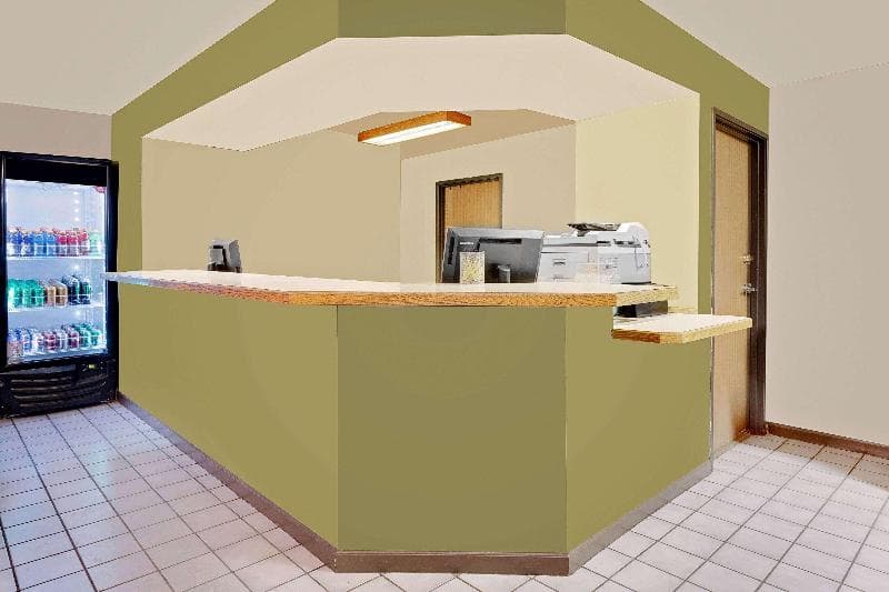Super 8 By Wyndham Denver Central 3