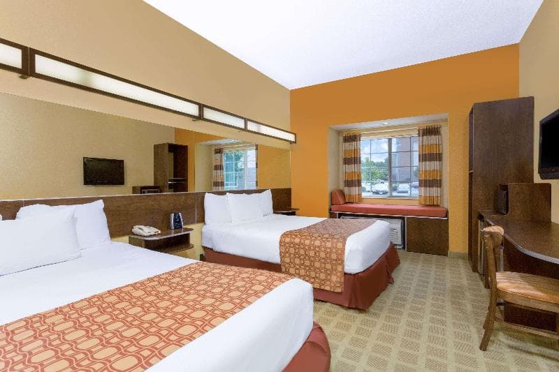 Microtel Inn & Suites by Wyndham Greenville/University Med 4
