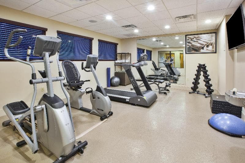 Holiday Inn Express & Suites Geneva Finger Lakes 2