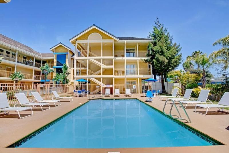 Hotel Solares main