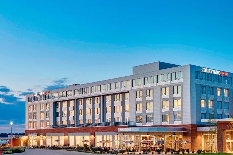 Courtyard Erie Bayfront 3