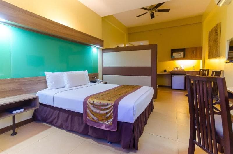 Microtel By Wyndham General Santos 3