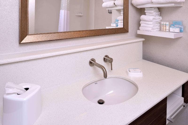 Hampton Inn & Suites Albany-East Greenbush photo 1